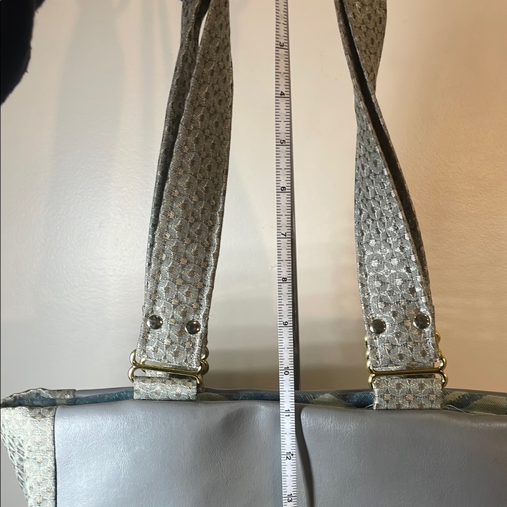 Chic Gray Mixed Media Shoulder Bag - Picture 14 of 14